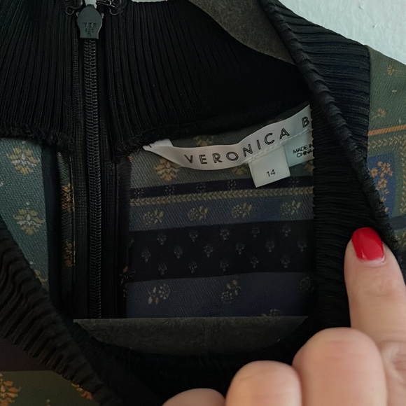 Veronica Beard rare blouse. New without tags!! - Picture 3 of 5